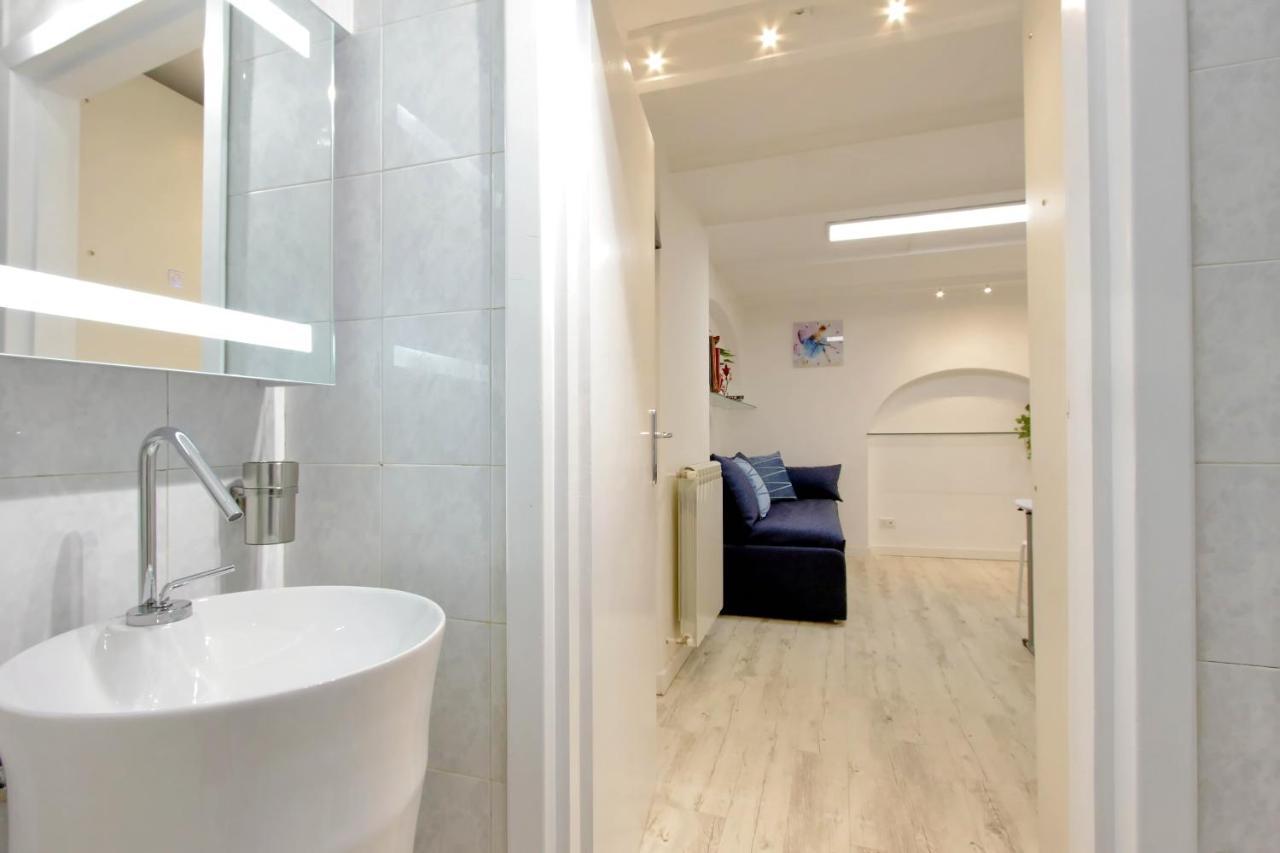 Ych-Confortevole Suite Al Colosseo Rome Luaran gambar